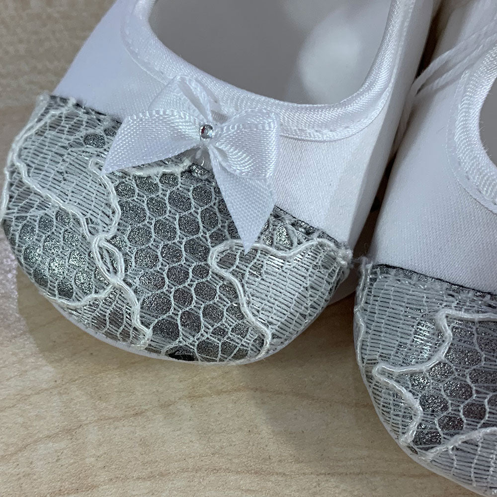 
  Schuhe aus der Ambarabà Kinderkleidungslinie, aus sehr weichen Materialien und
  mit Handwerks...