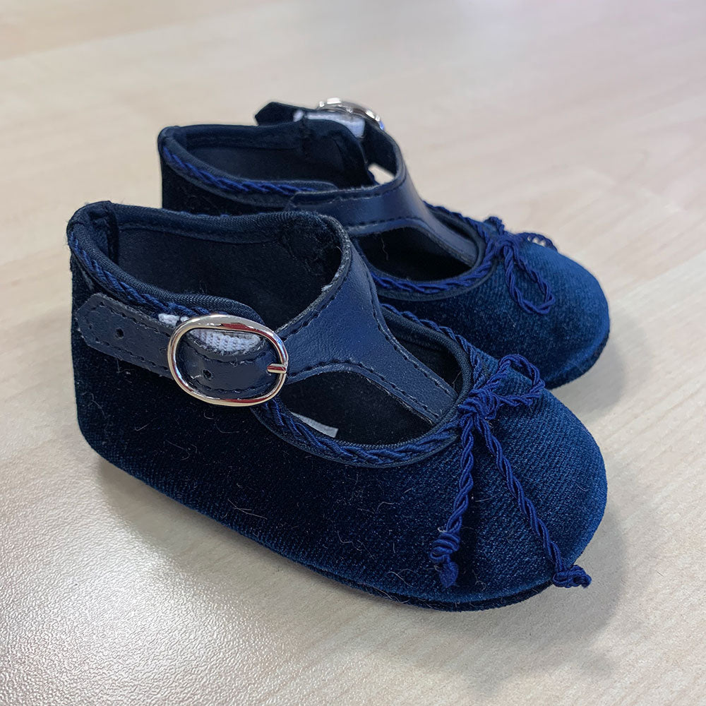 
  Schuhe aus der Ambarabà Kinderkleidungslinie, aus sehr weichen Materialien und
  mit Handwerks...