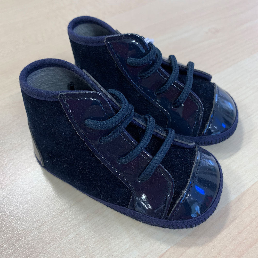 
  Schuhe aus der Ambarabà Kinderkleidungslinie, aus sehr weichen Materialien und
  mit Handwerks...