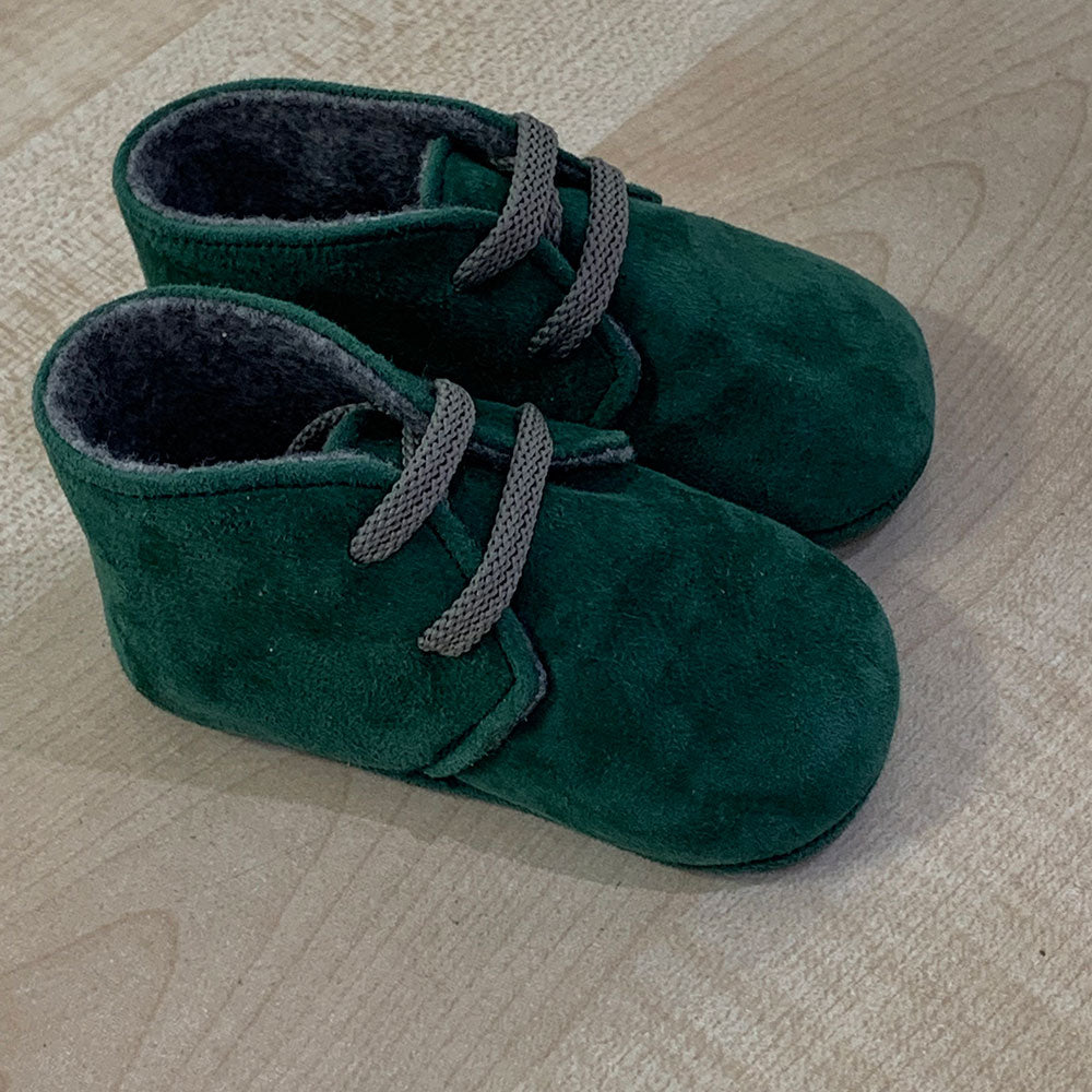 
  Schuhe aus der Ambarabà Kinderkleidungslinie, aus sehr weichen Materialien und
  mit Handwerks...