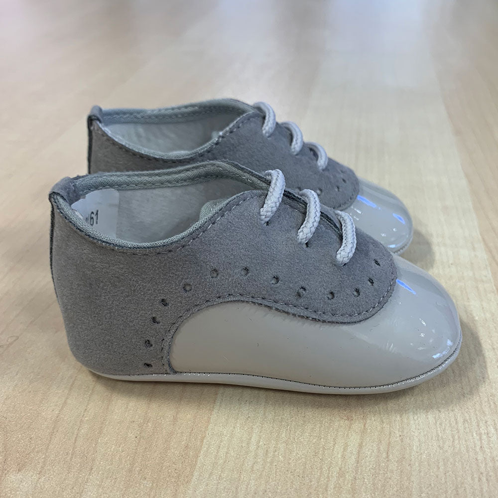 
  Schuhe aus der Ambarabà Kinderkleidungslinie, aus sehr weichen Materialien und
  mit Handwerks...