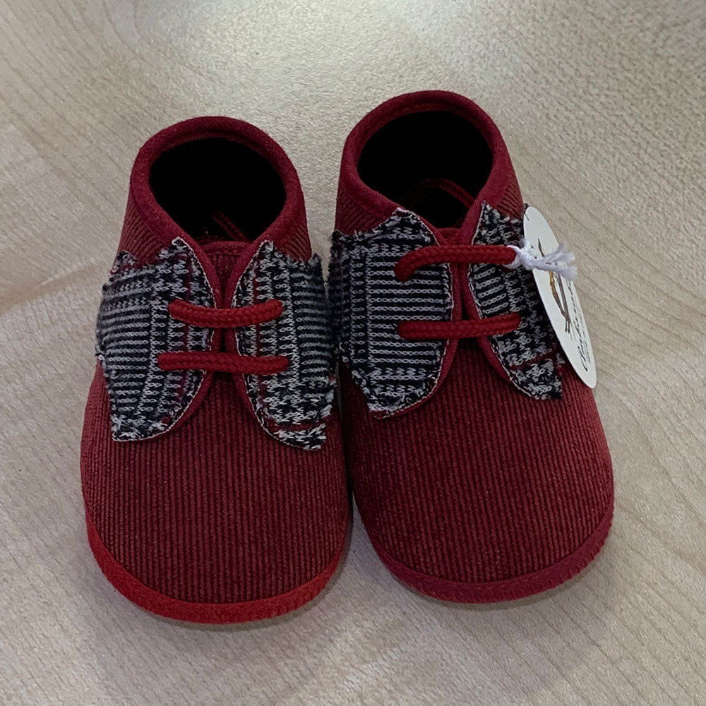 
  Schuhe aus der Ambarabà Kinderkleidungslinie, aus sehr weichen Materialien und
  mit Handwerks...