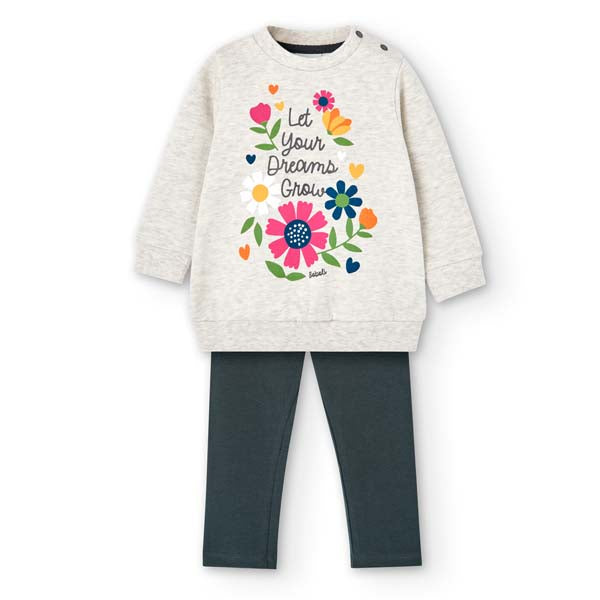 
Zweiteiliges Outfit aus der Kinderbekleidungslinie Boboli, bestehend aus Maxi-Sweatshirt mit bun...