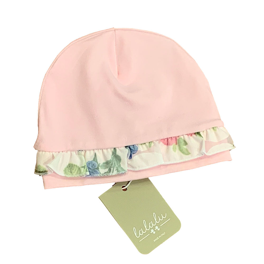 
Jerseyhaube aus der Lalalù Girl's Clothing Line, mit floral gemusterter Stoffapplikation. 

Zusa...