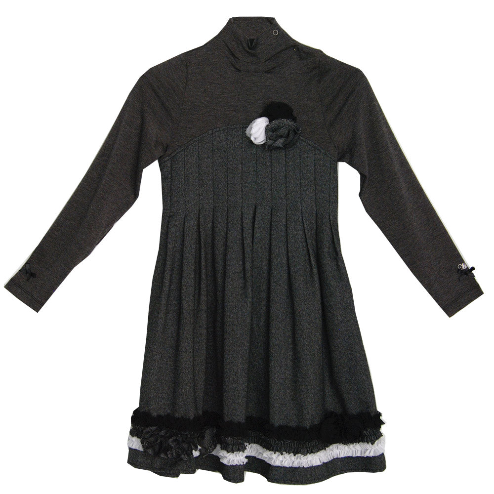 
  High Neck Kleid aus der Miritllo Kinderkleidungslinie. Ausschnitt mit Blumen
  in Stoff und Fa...