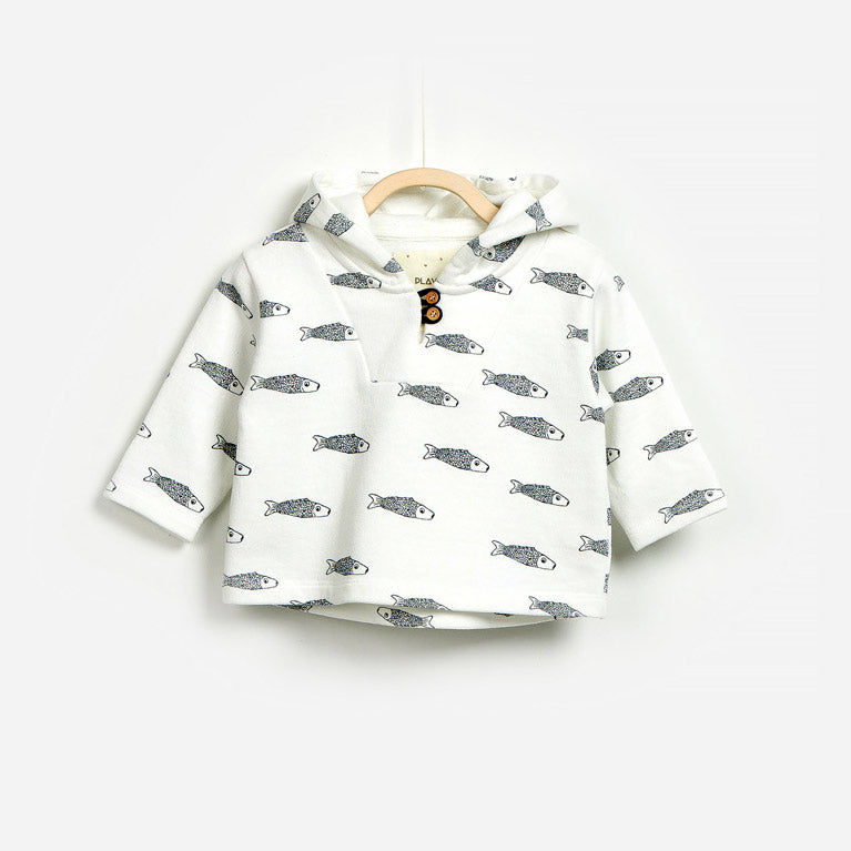 Sweatshirt aus der Play Up Kinderkleidungslinie. Mit Kapuze und süßem Holzknopf.
Schön über alle ...