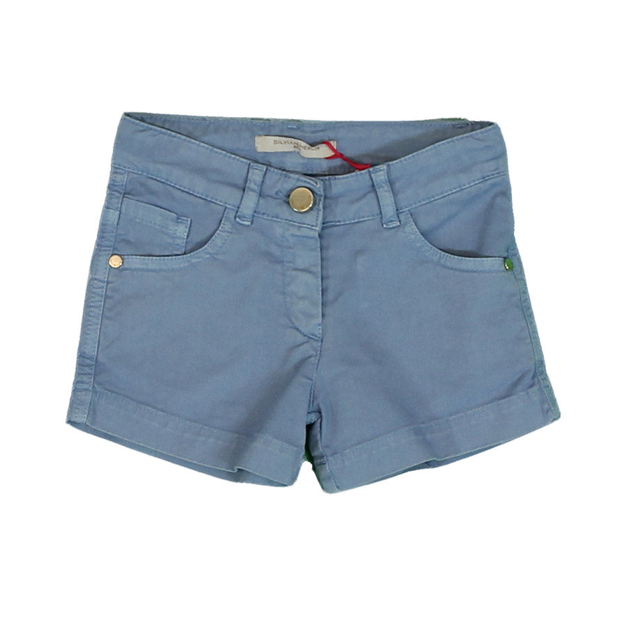 
  Shorts aus der Mädchenkleidungslinie Silvian Heach Kids, Modell fünf
  einfarbige Taschen. Kno...