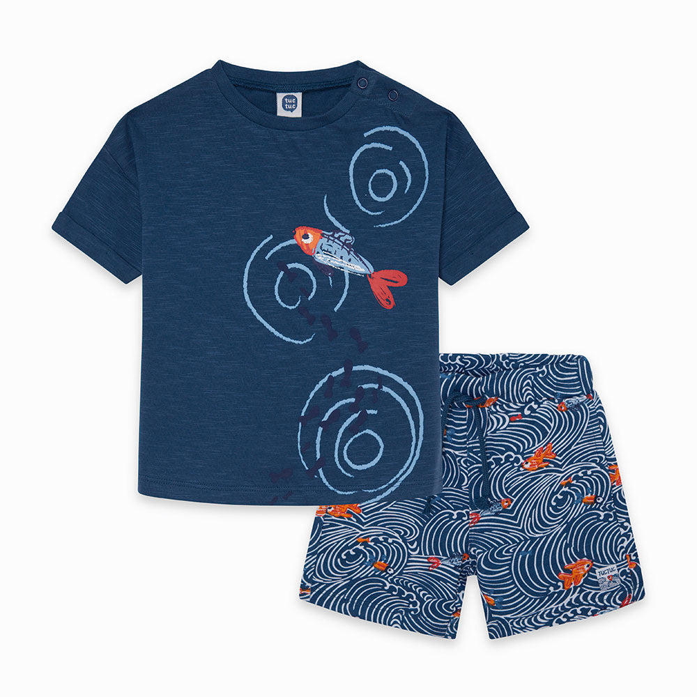 
  Zweiteiliger Anzug aus der Tuc Tuc Childrenswear Line bestehend aus Shorts
  Muster und T-Shir...